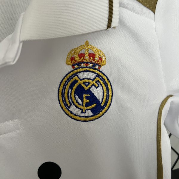 Retro Real Madrid Hjemmebanetroeje 1112 Kortaermet korte bukser 7