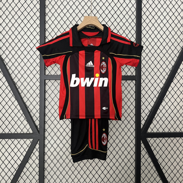 Retro AC Milan Boern Hjemmetroeje 0607 Kortaermet korte bukser 1